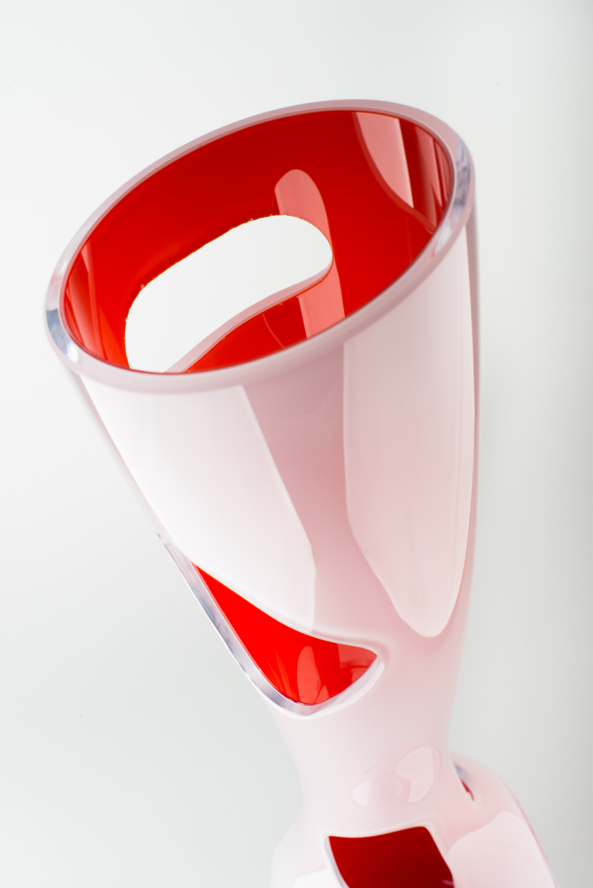 un-vase-reda-amalou-murano-glass-veronese-2.jpg