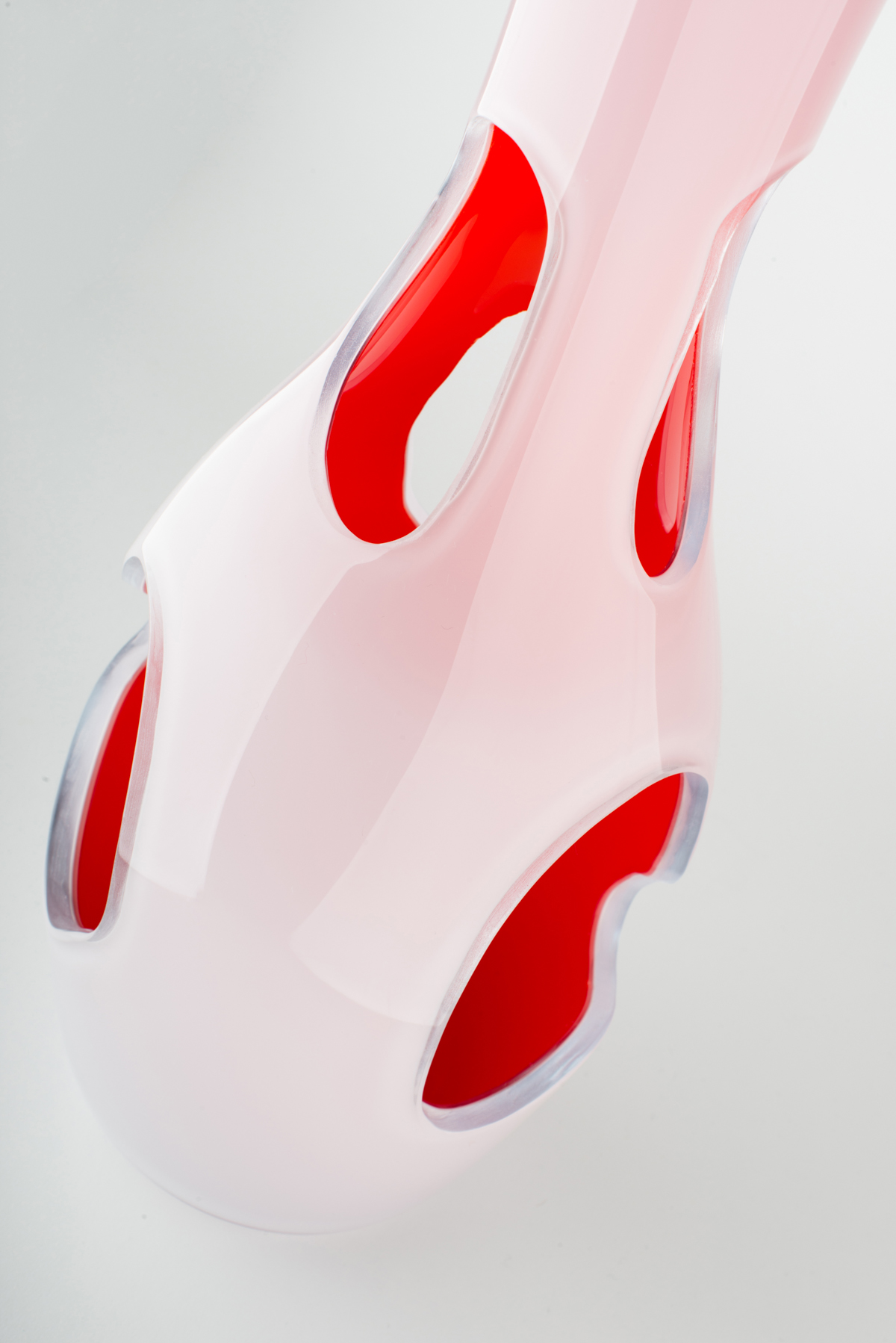 un-vase-reda-amalou-murano-glass-veronese-3.jpg